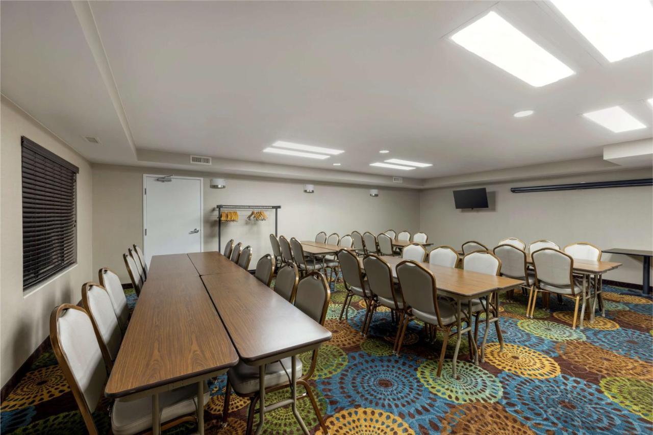 Best Western Watertown Inn & Suites Exterior foto